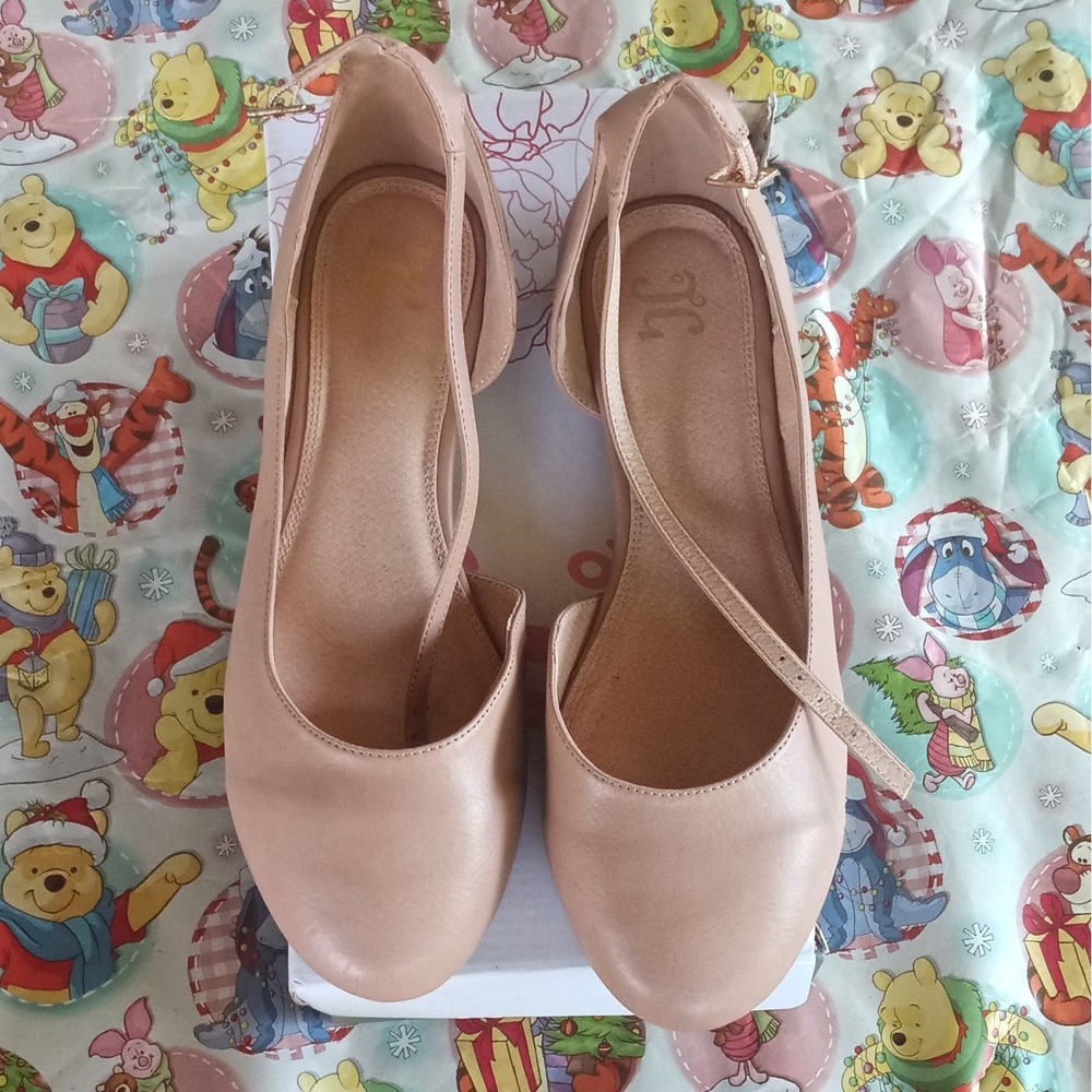 JC Astley Women’s Size 11 Nude Pumps Round Toe Block Heel Ankle Strap Buckle